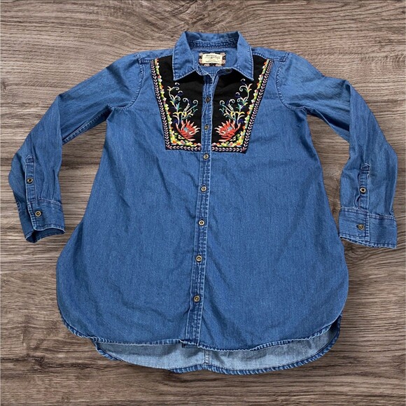 Anthropologie Tops - Holding Horses Women's 8 Anthropologie Embroidered Chambray Denim Tunic  Western